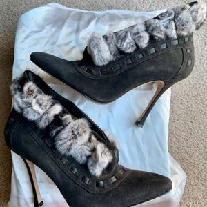 Manolo Blahnik-Gray Suede Fur Trim Pumps Size 38.5